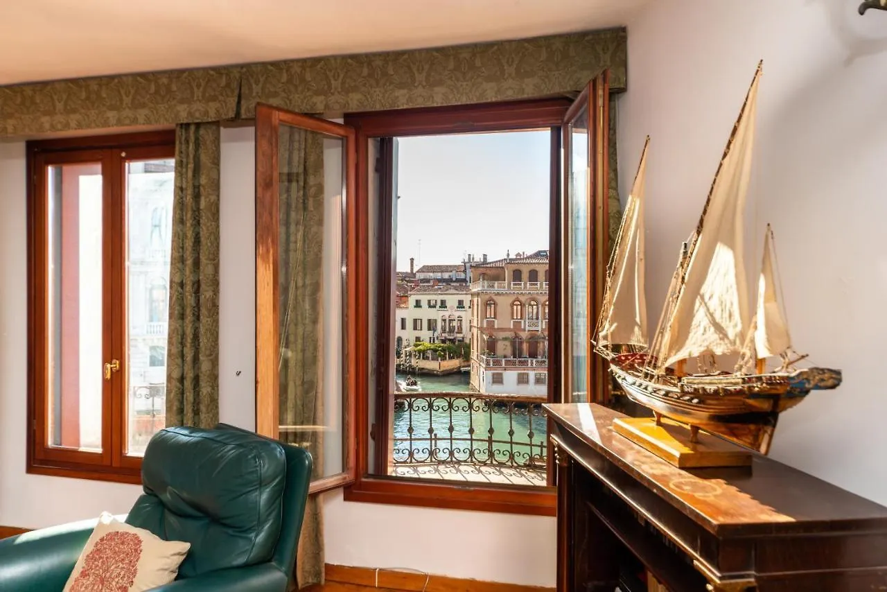 Ca Del Duca Canal Grande Venedig